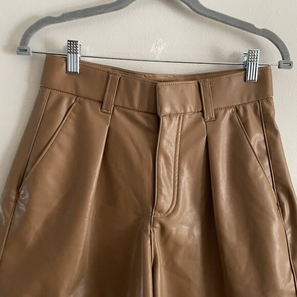 Abercrombie & Fitch Wmn S Pleated High Rise 6 Inch Vegan Leather Tailored Shorts - Picture 4 of 12